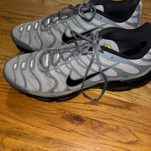 Nike Air Max Plus Tn Gray & Black Mens Sneakers Size 13 - Picture 3 of 11
